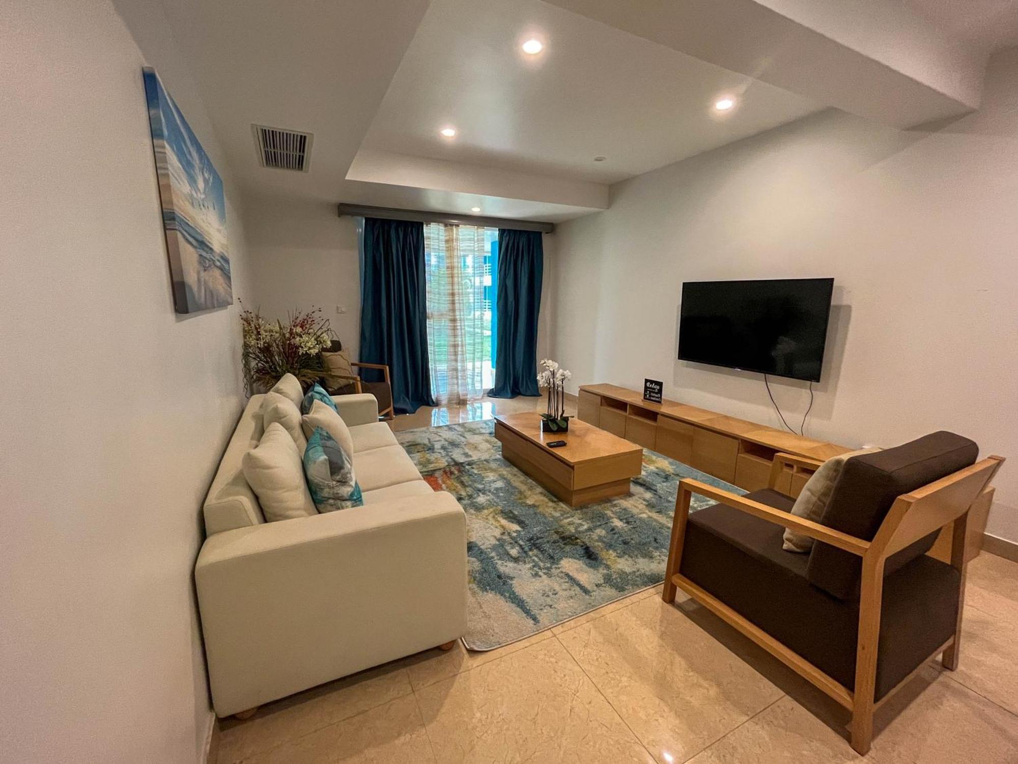 Harbour Island Residences Jolly Harbour Extérieur photo